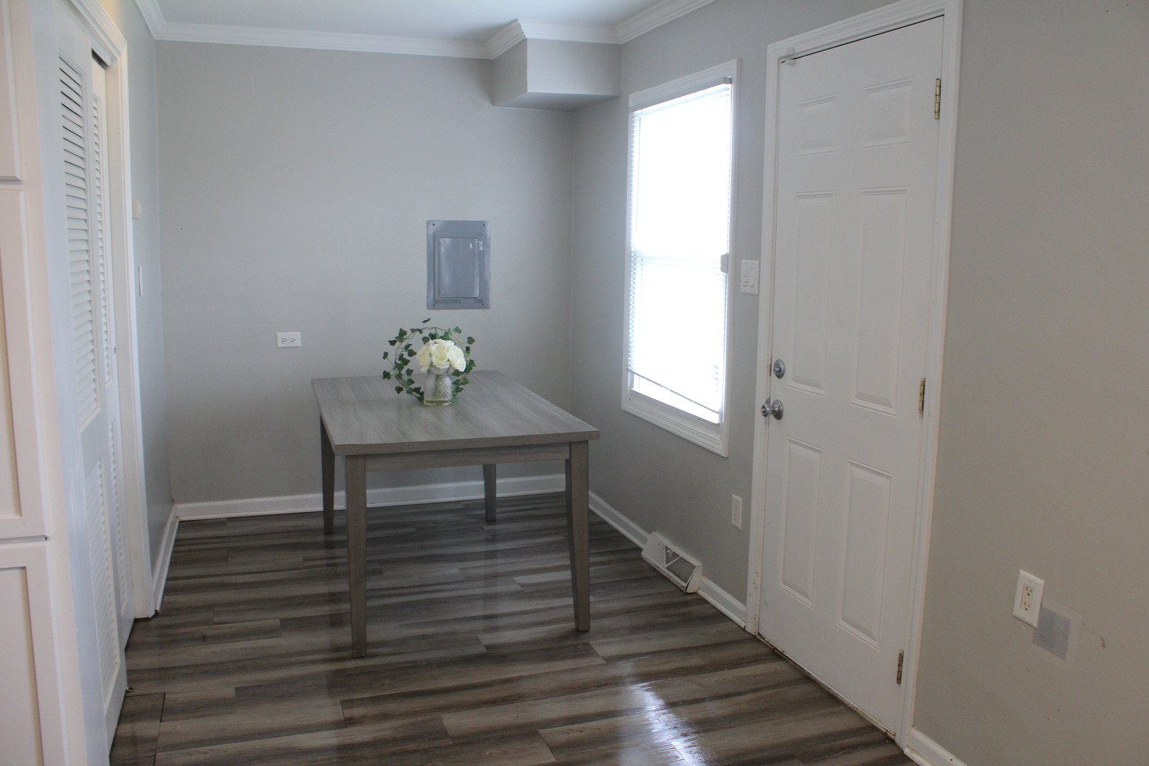 4627 Custer Avenue, Lyons, IL 60534