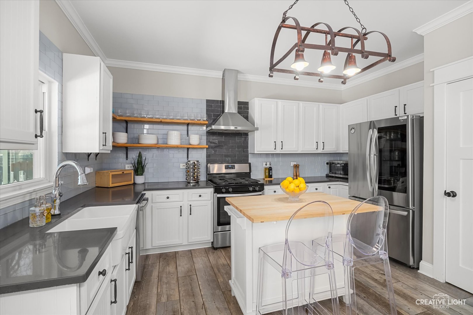 490 Treasure Drive, Oswego, IL 60543