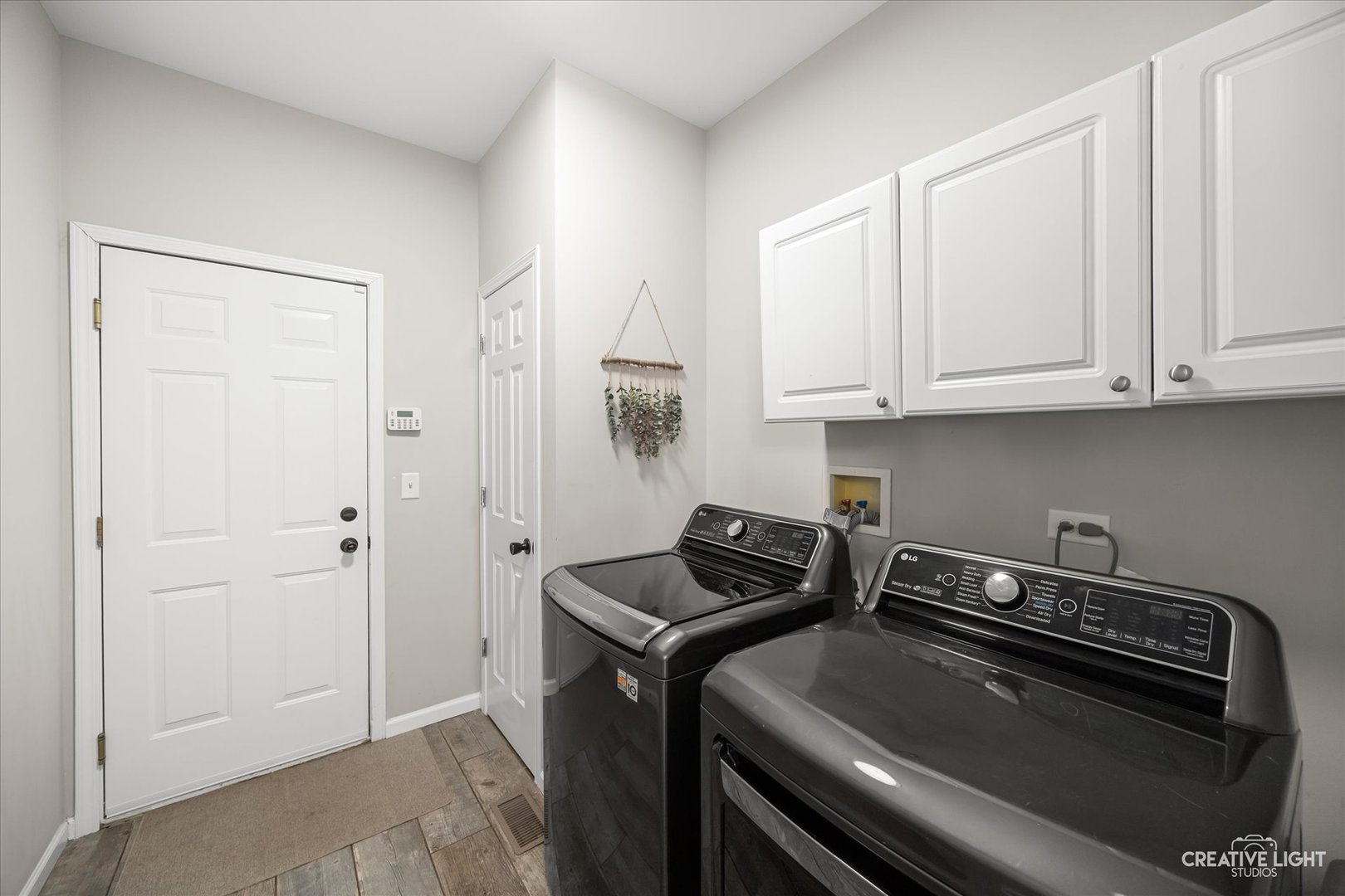 490 Treasure Drive, Oswego, IL 60543