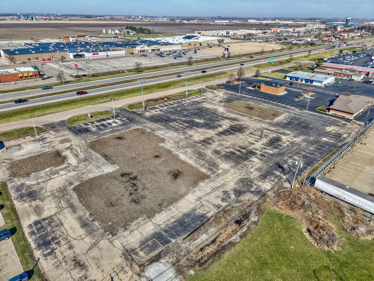 3705 Frontage Road, Peru, IL 61354