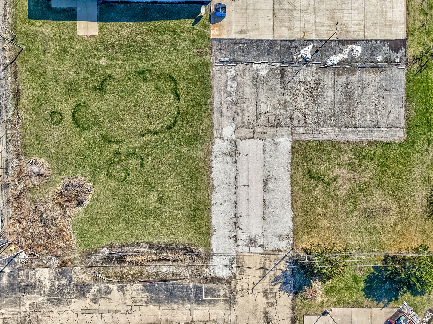 3705 Frontage Road, Peru, IL 61354