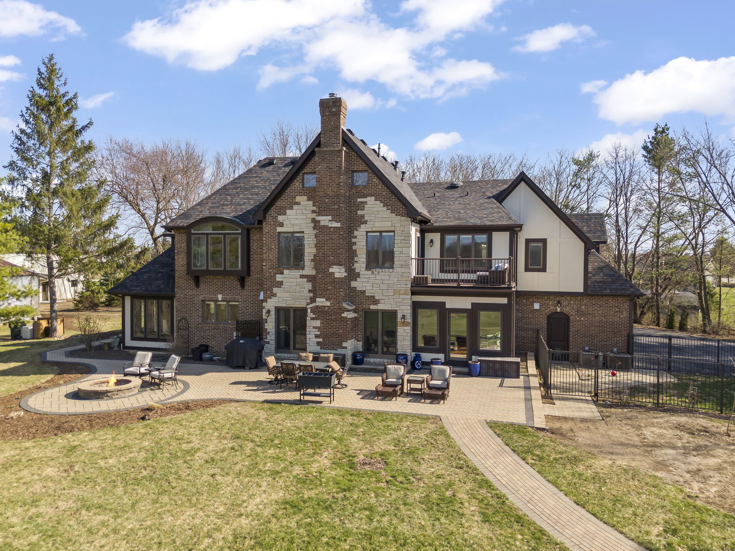 8877 Kennedy Road, Yorkville, IL 60560