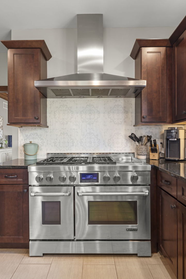 8877 Kennedy Road, Yorkville, IL 60560