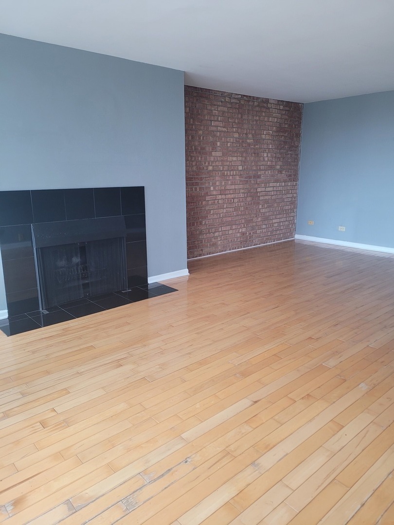 6000 Oakwood Drive #6H, Lisle, IL 60532