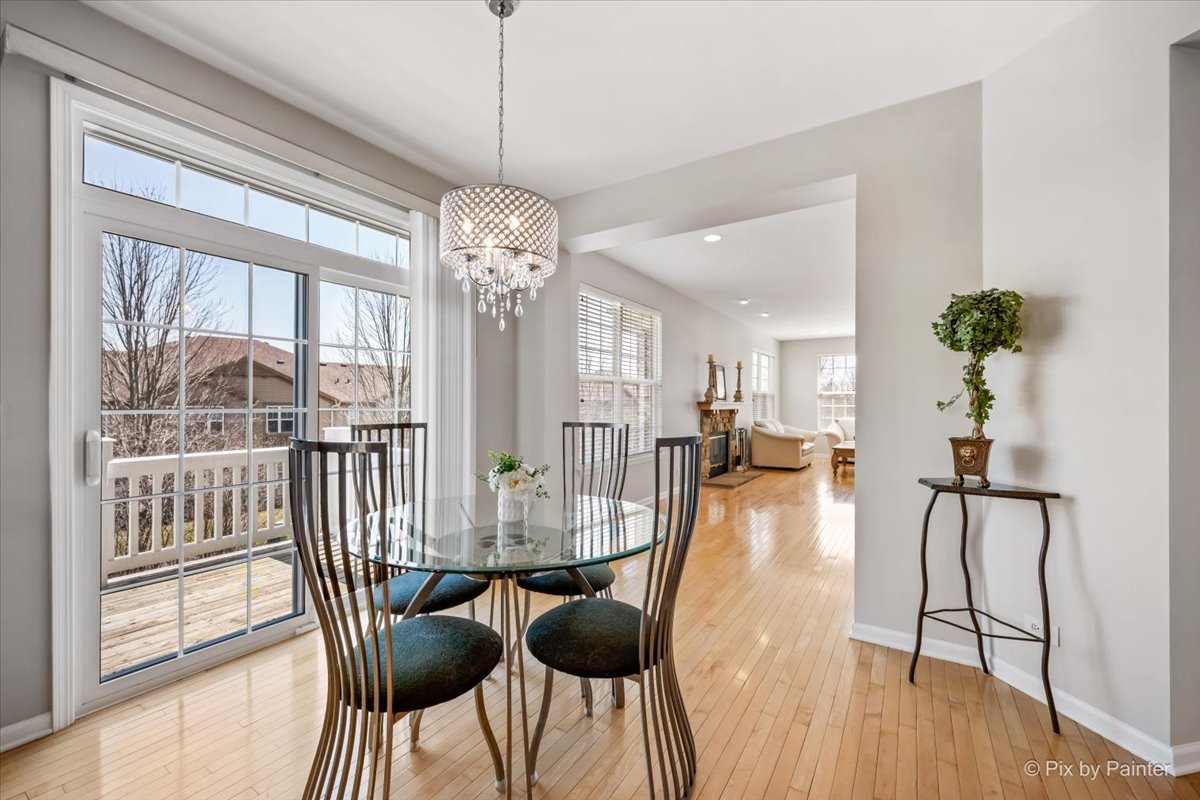 305 Colonial Drive, Vernon Hills, IL 60061