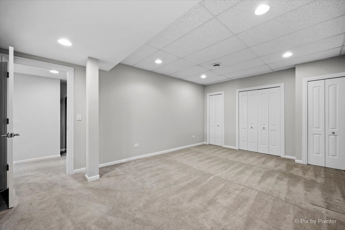 305 Colonial Drive, Vernon Hills, IL 60061