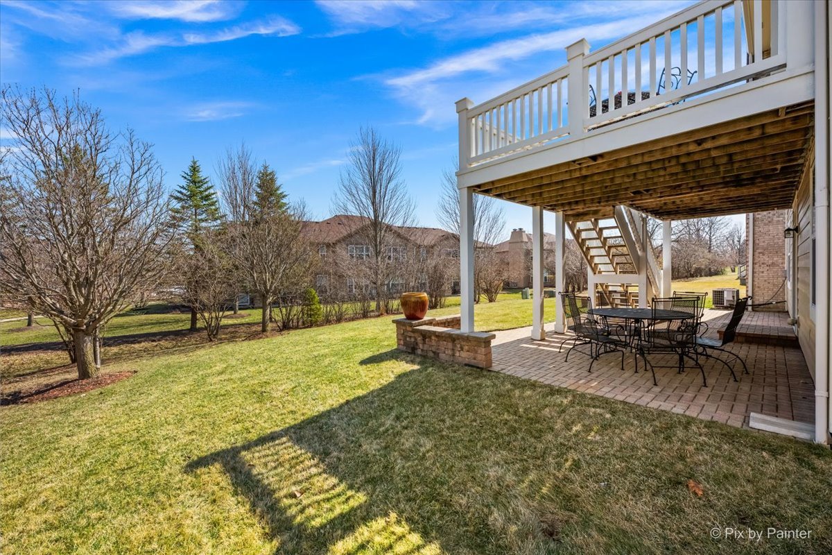 305 Colonial Drive, Vernon Hills, IL 60061