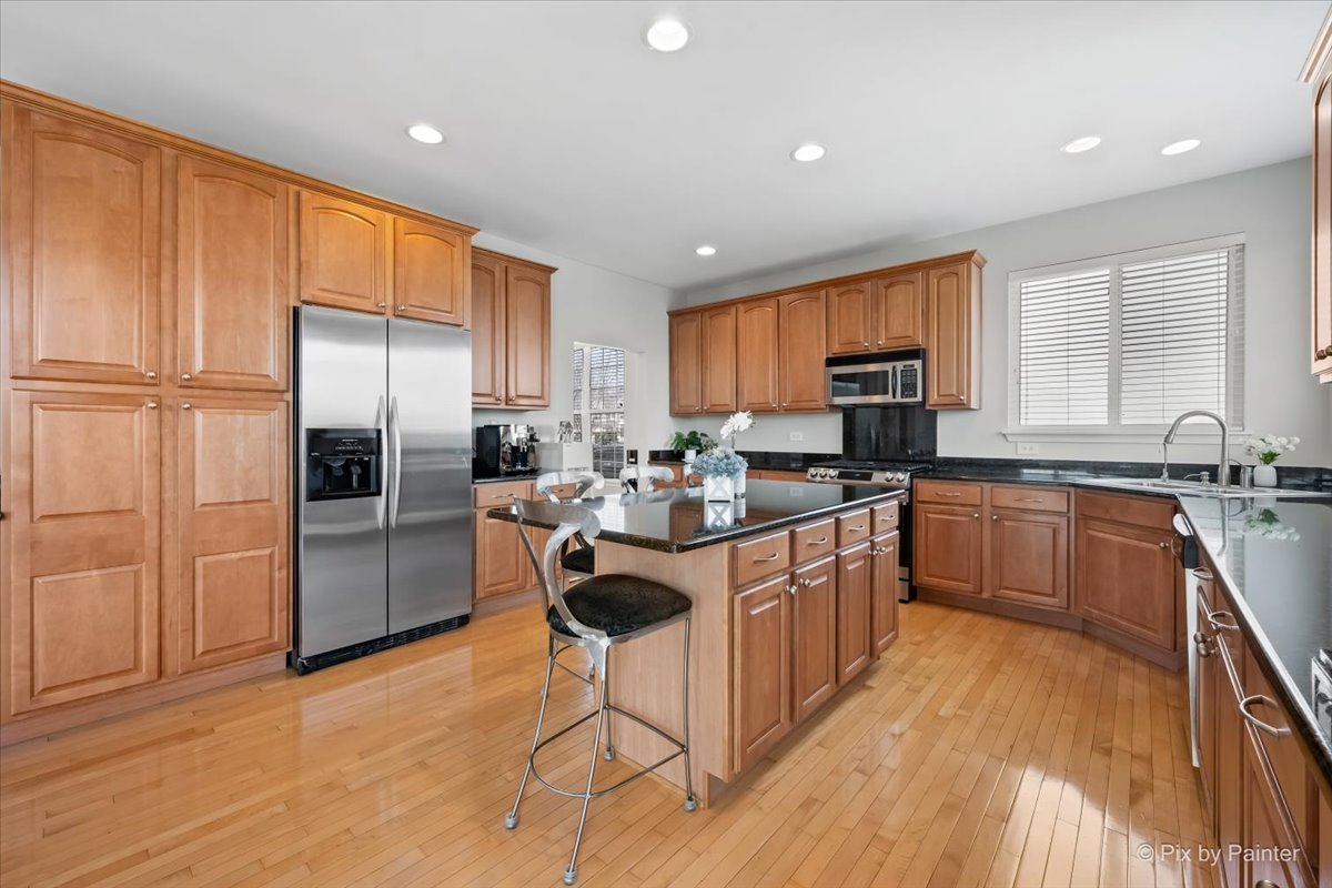 305 Colonial Drive, Vernon Hills, IL 60061