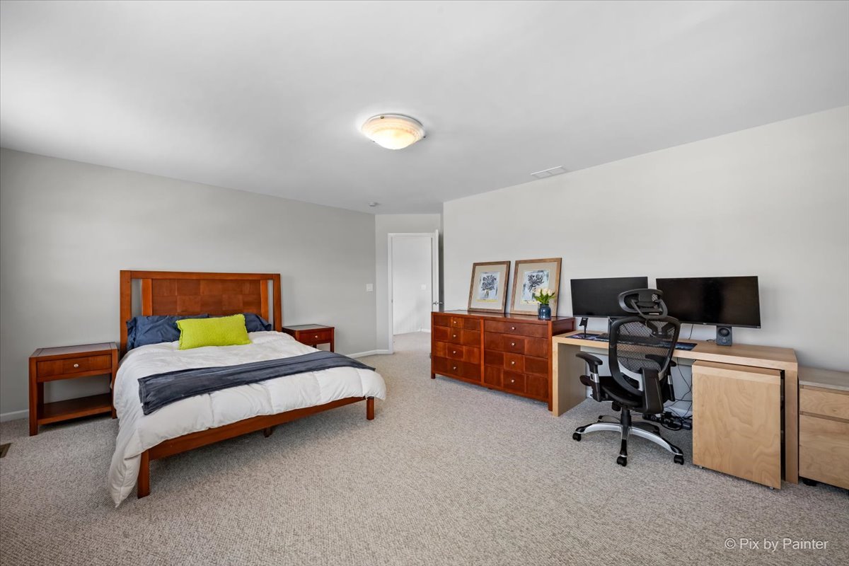 305 Colonial Drive, Vernon Hills, IL 60061