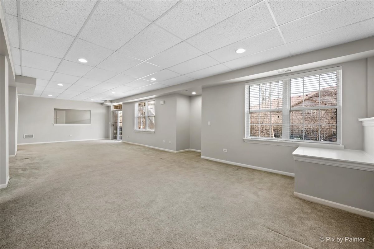 305 Colonial Drive, Vernon Hills, IL 60061