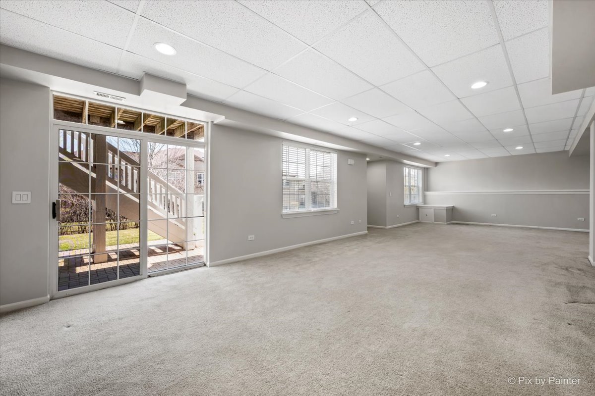 305 Colonial Drive, Vernon Hills, IL 60061