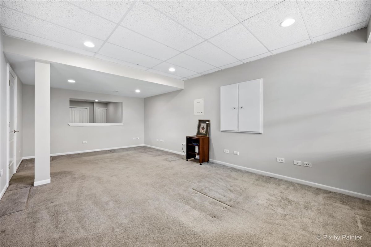 305 Colonial Drive, Vernon Hills, IL 60061