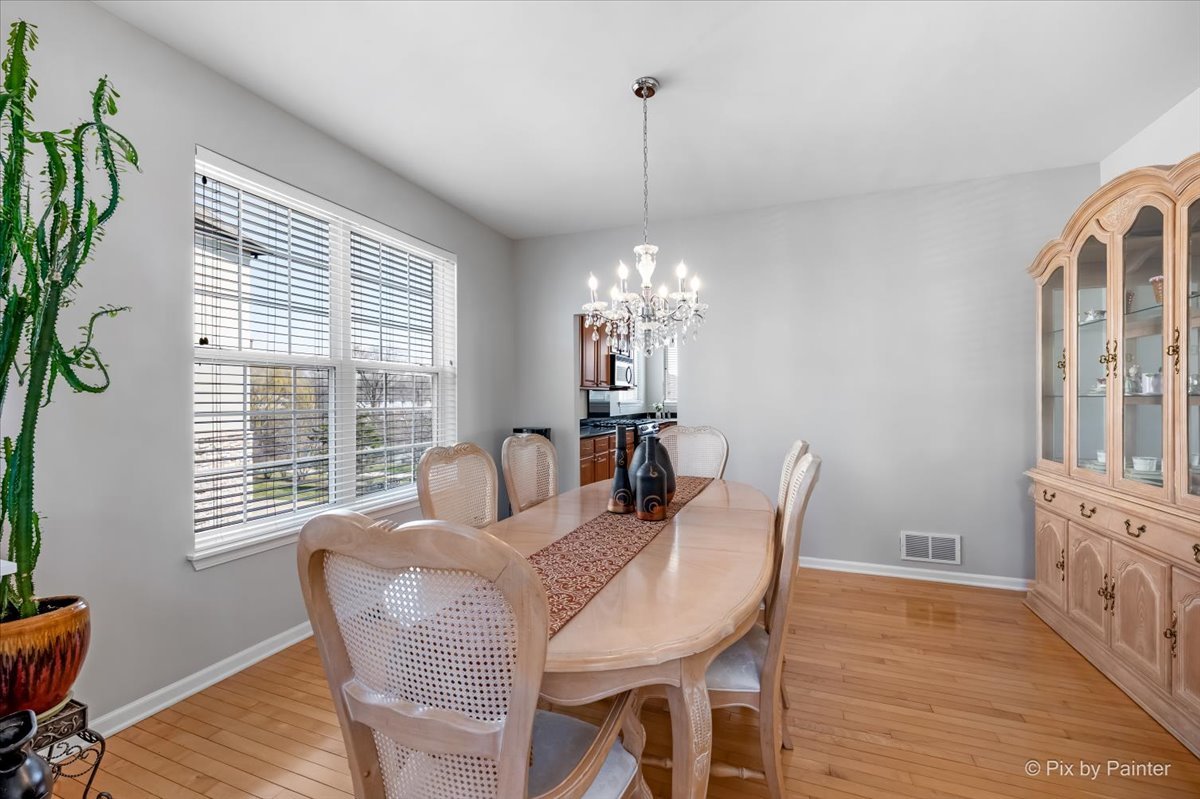 305 Colonial Drive, Vernon Hills, IL 60061