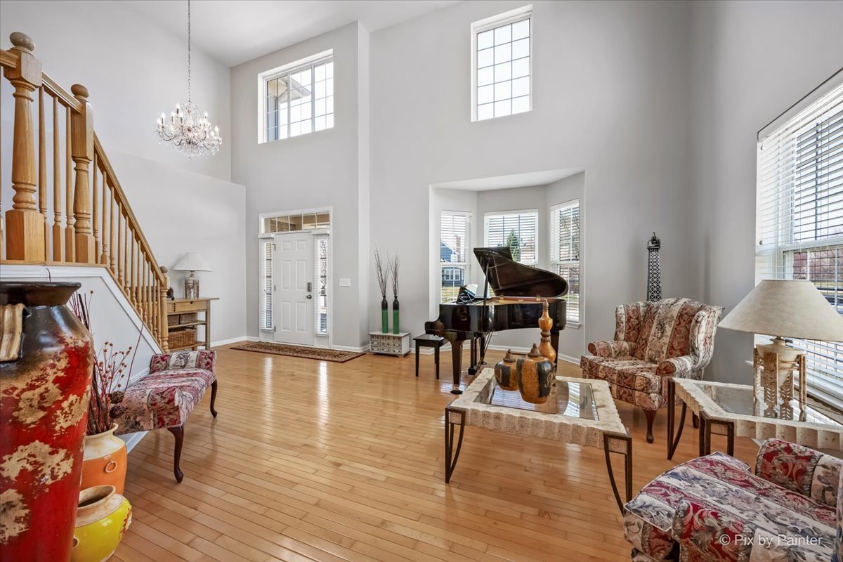 305 Colonial Drive, Vernon Hills, IL 60061