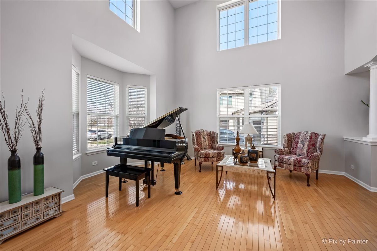 305 Colonial Drive, Vernon Hills, IL 60061