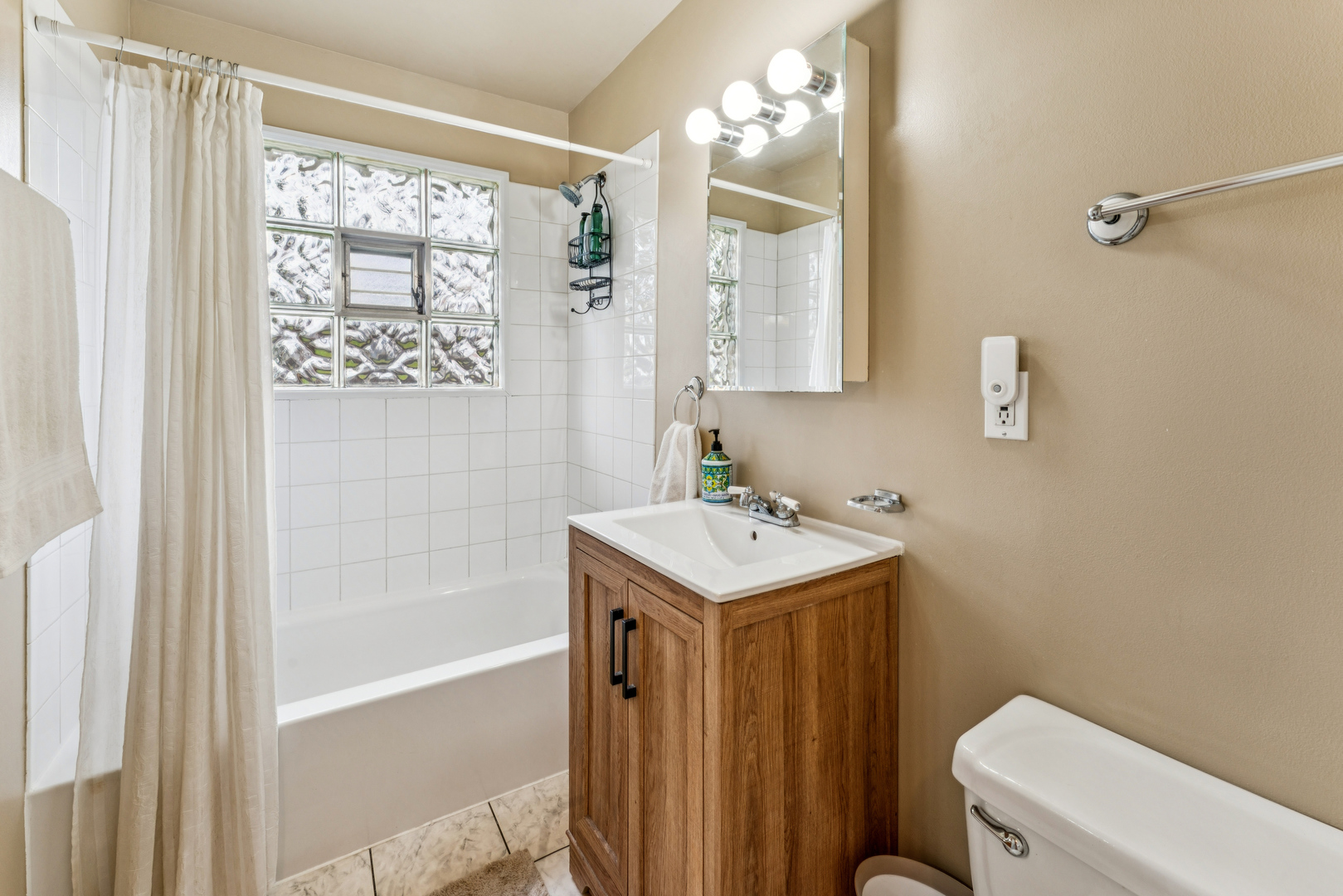 3502 Mallard Court, Rolling Meadows, IL 60008