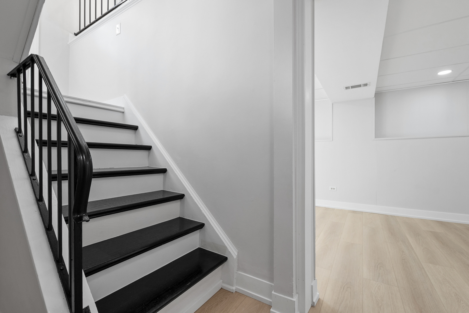 16822 91st Avenue, Orland Hills, IL 60487