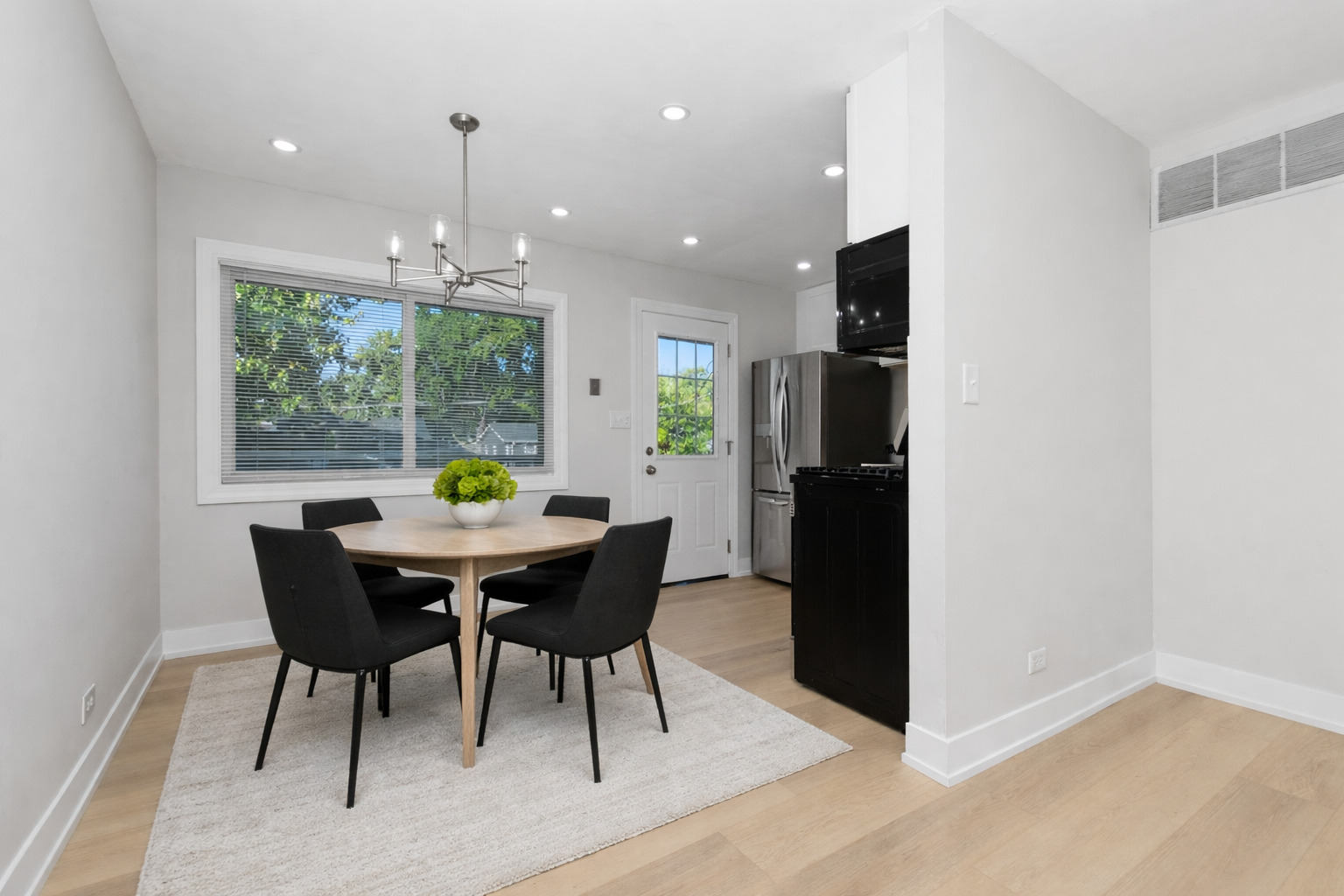 16822 91st Avenue, Orland Hills, IL 60487