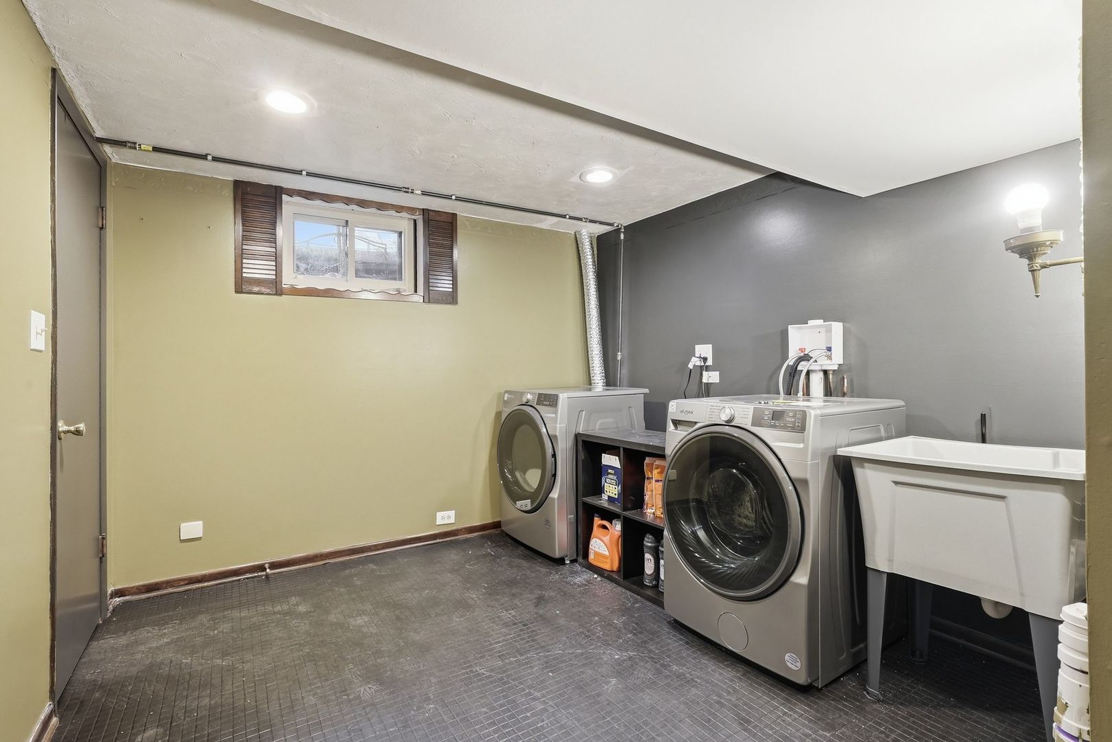 6225 Lakewood Drive, Marengo, IL 60152