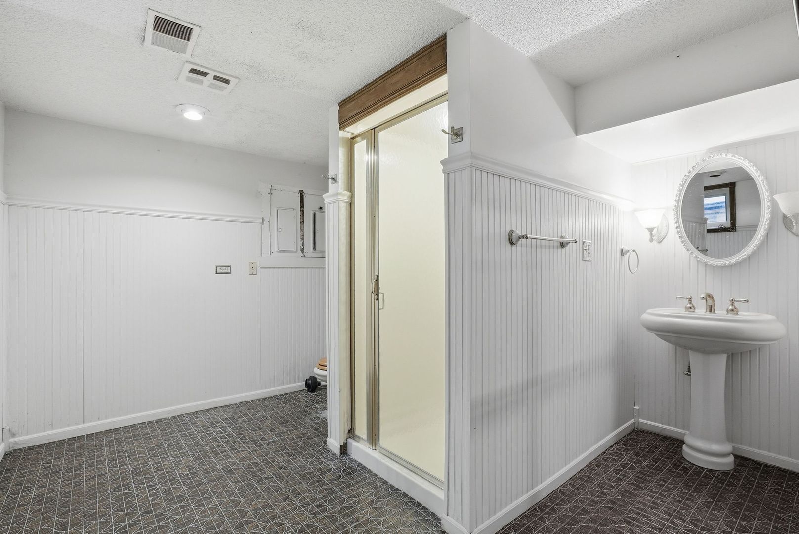 6225 Lakewood Drive, Marengo, IL 60152