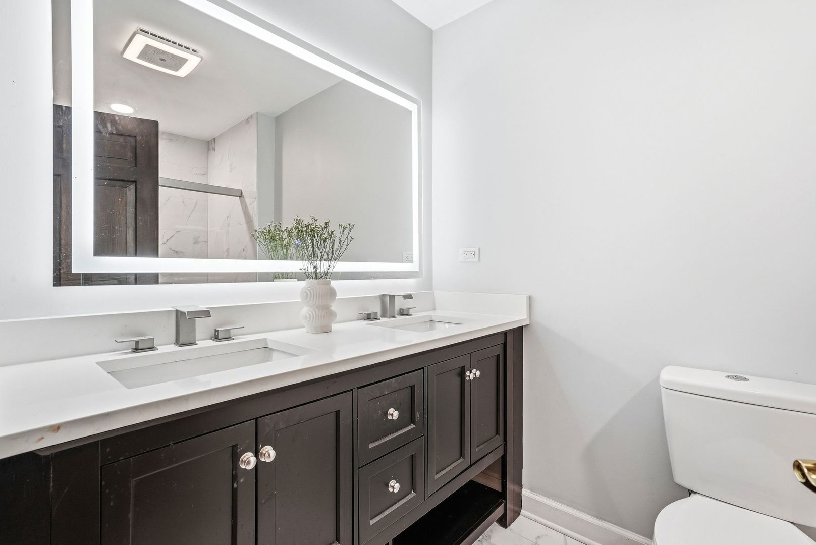 6225 Lakewood Drive, Marengo, IL 60152