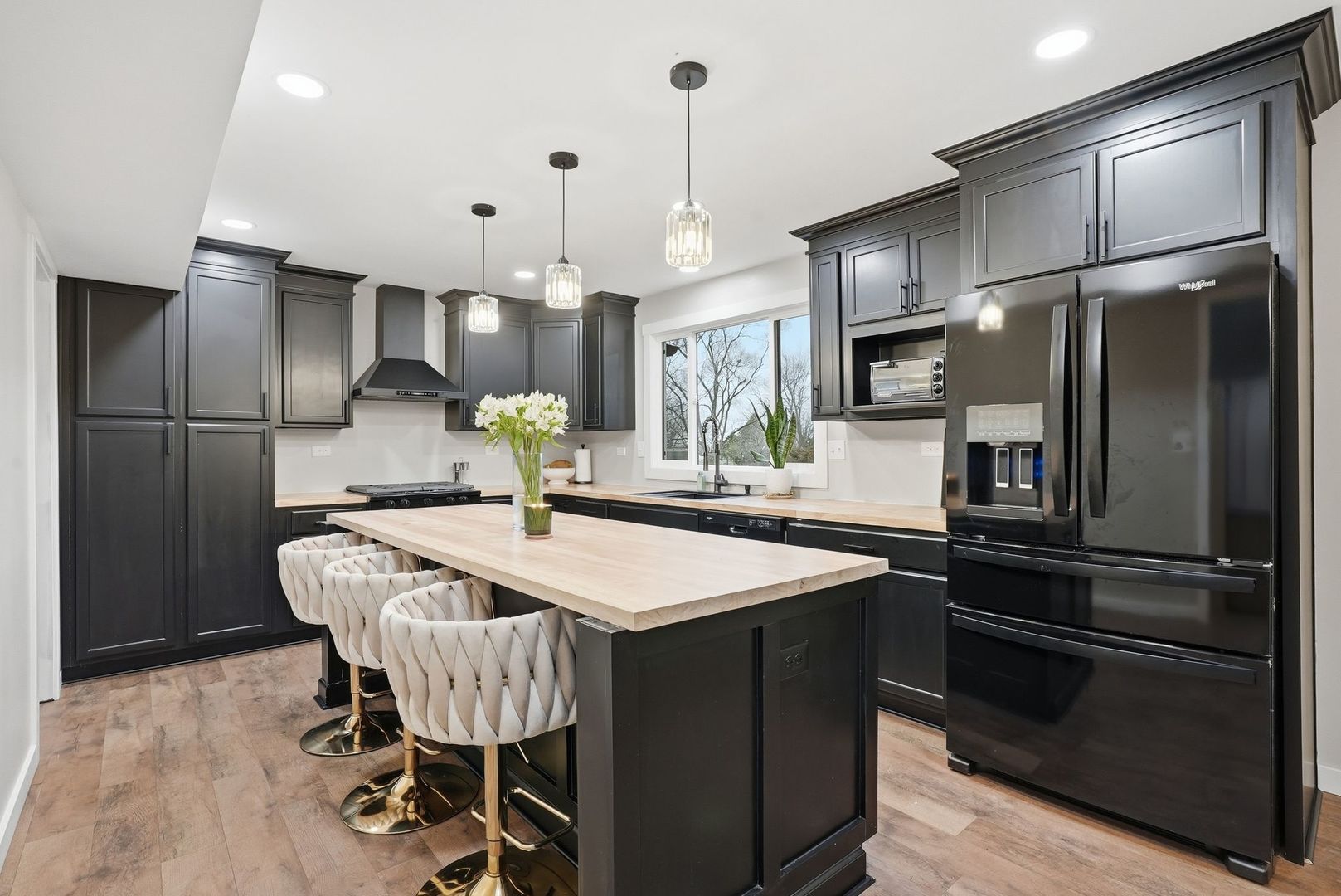 6225 Lakewood Drive, Marengo, IL 60152