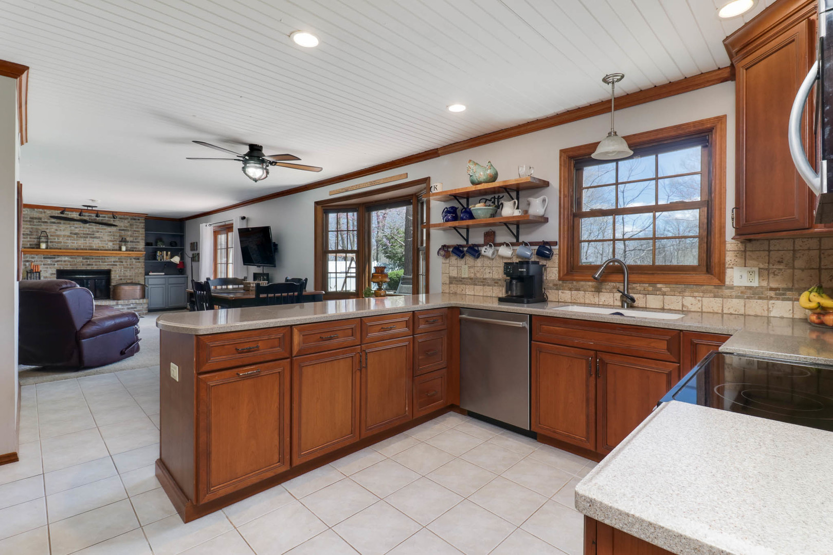 13931 Lucca Forest Drive, Bloomington, IL 61705