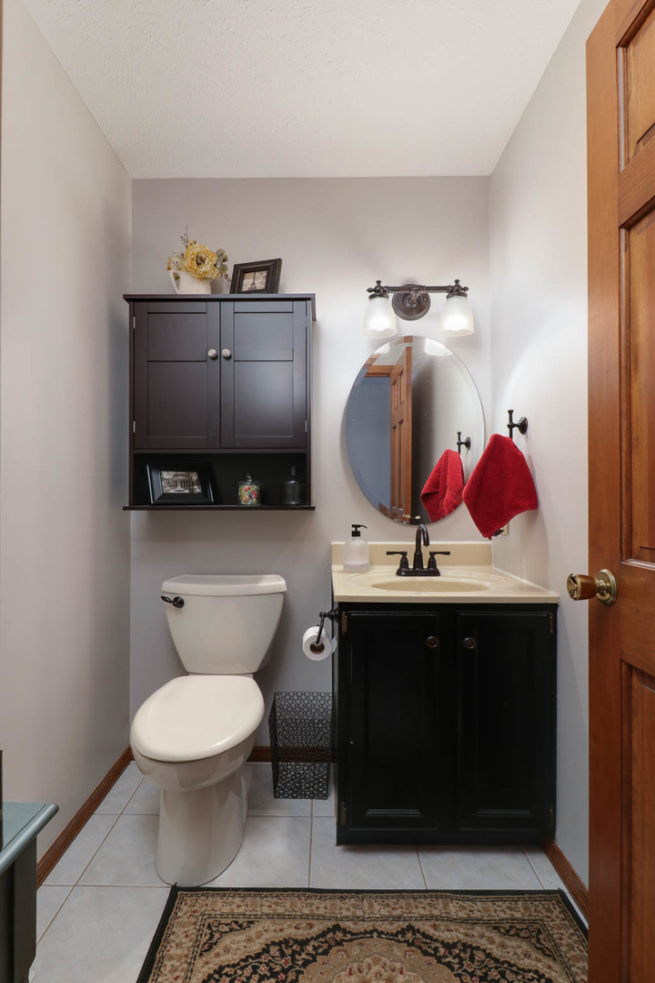 13931 Lucca Forest Drive, Bloomington, IL 61705