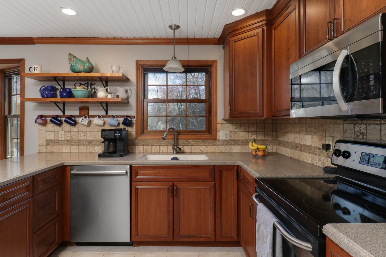 13931 Lucca Forest Drive, Bloomington, IL 61705