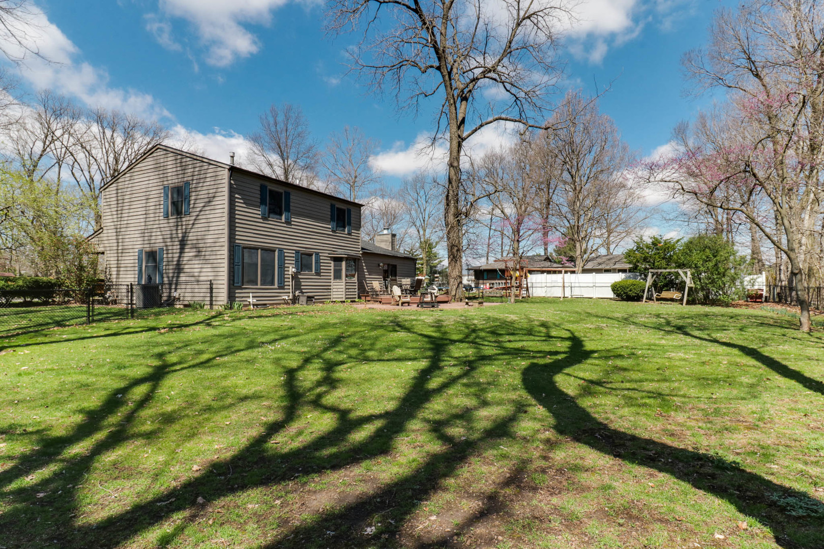 13931 Lucca Forest Drive, Bloomington, IL 61705