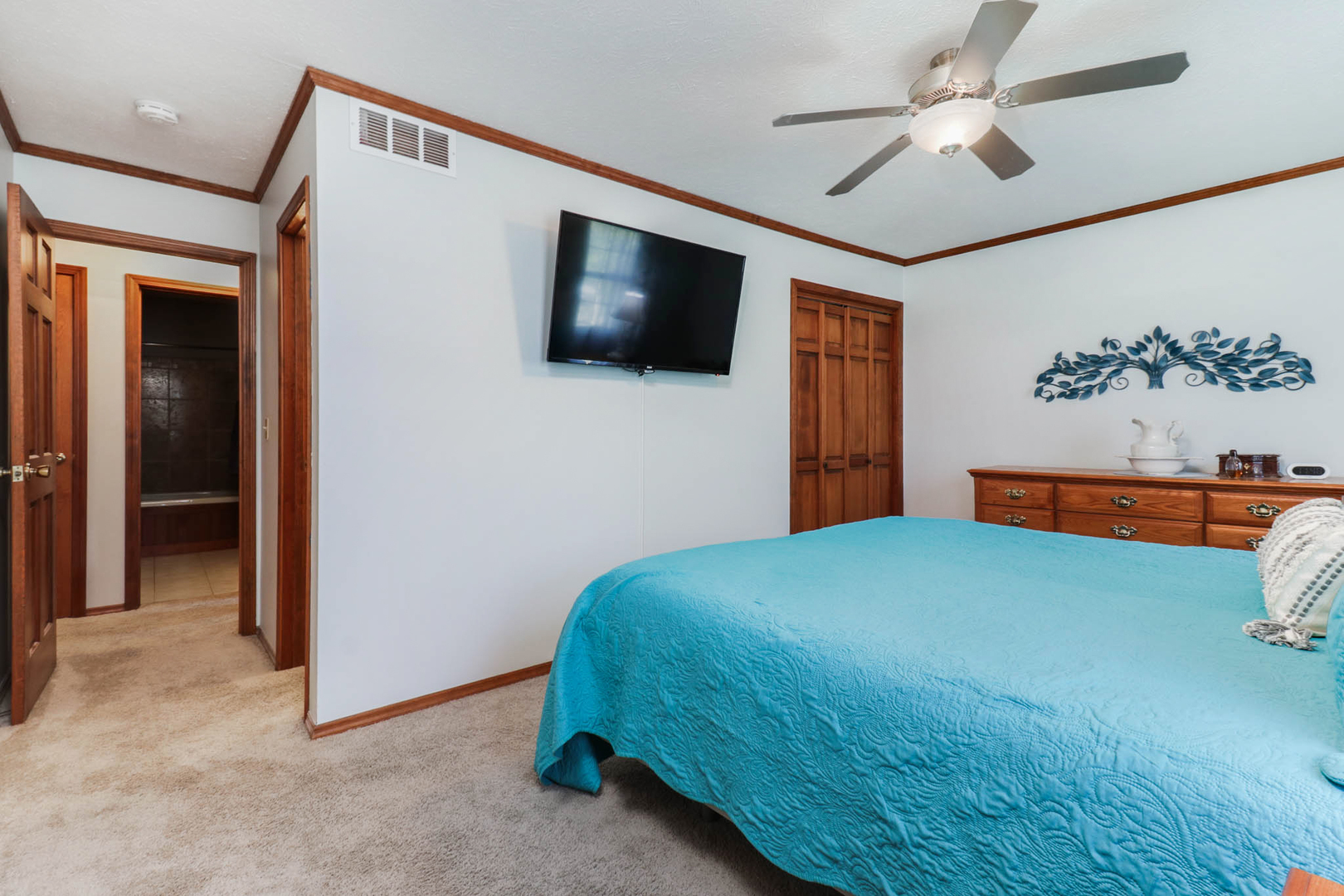 13931 Lucca Forest Drive, Bloomington, IL 61705