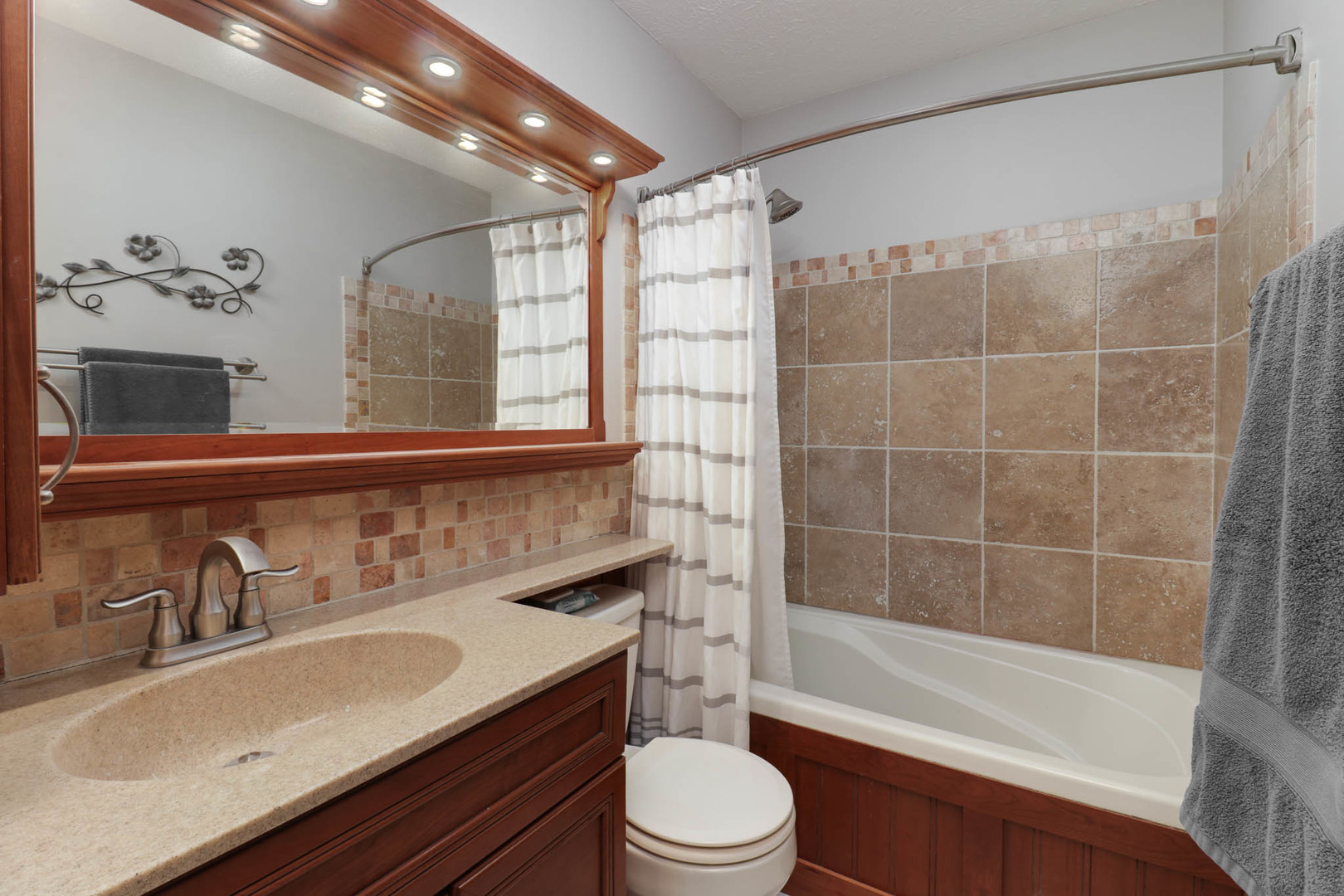 13931 Lucca Forest Drive, Bloomington, IL 61705