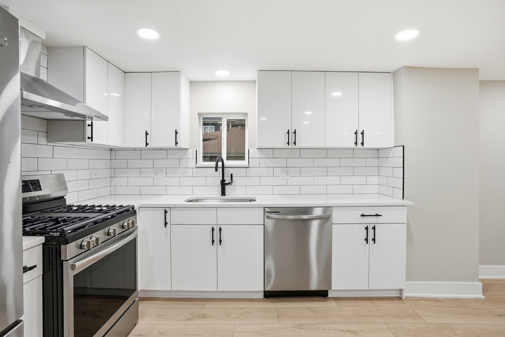 9442 S Octavia Avenue, Bridgeview, IL 60455