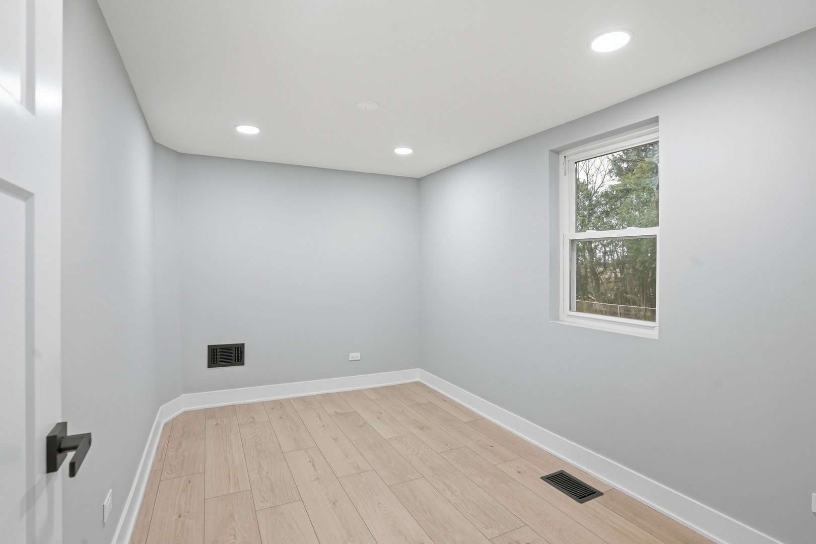 9442 S Octavia Avenue, Bridgeview, IL 60455