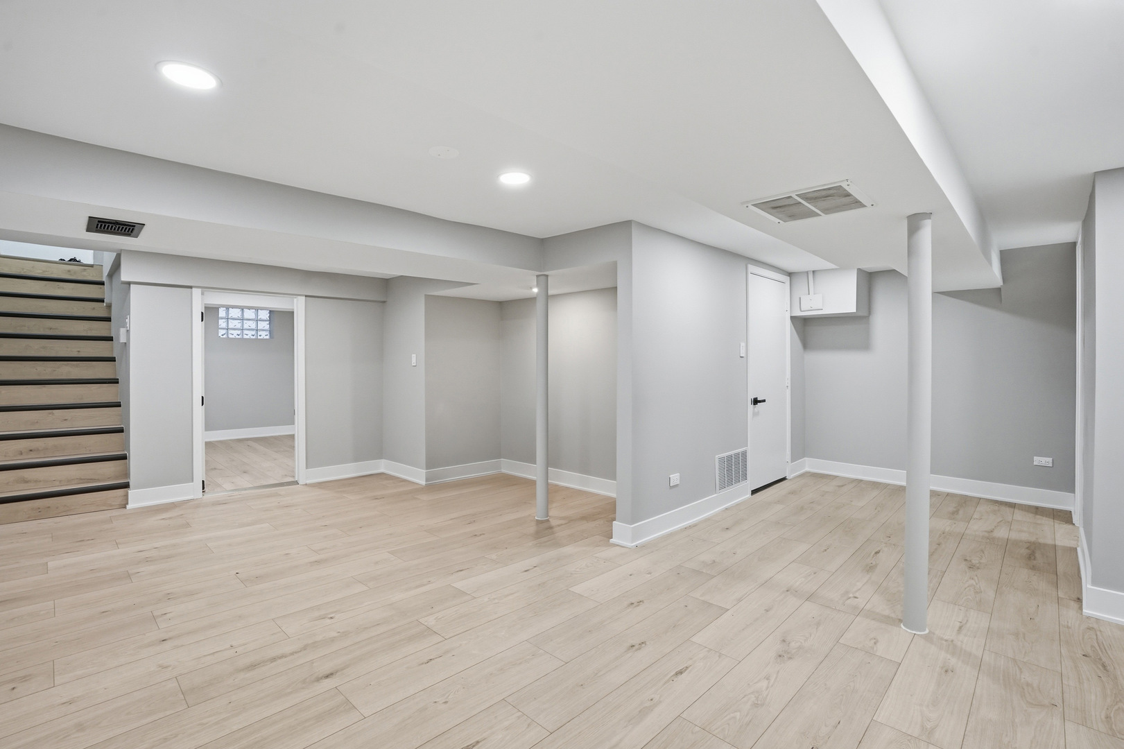 9442 S Octavia Avenue, Bridgeview, IL 60455