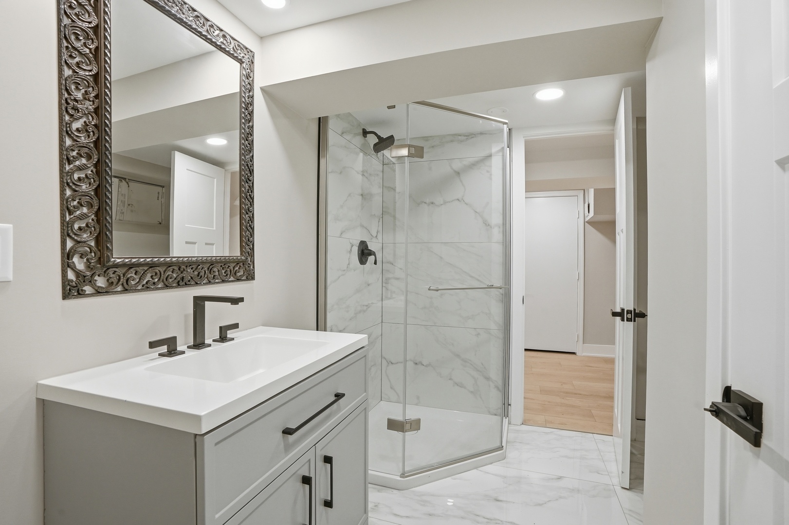 9442 S Octavia Avenue, Bridgeview, IL 60455