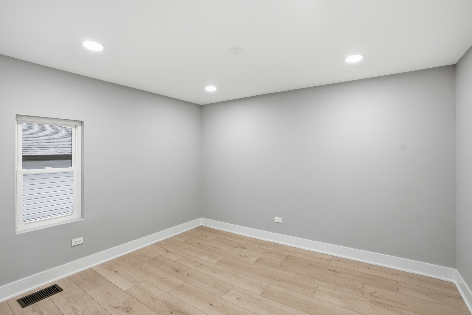 9442 S Octavia Avenue, Bridgeview, IL 60455