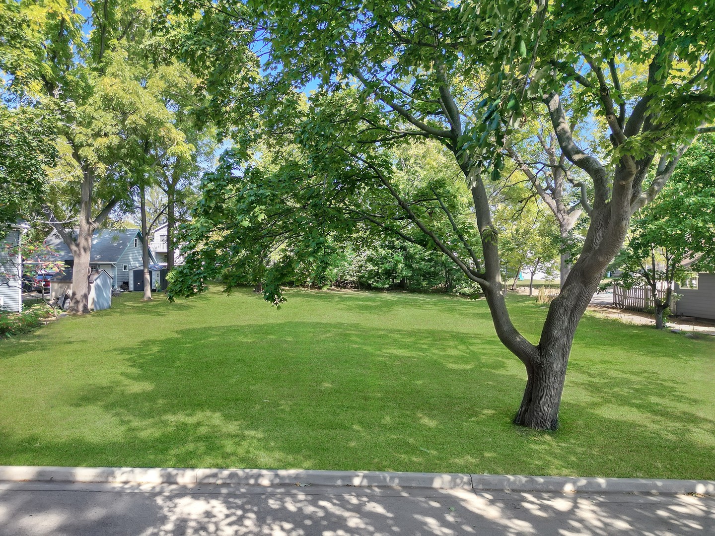 212 W Ellis Avenue, Libertyville, IL 60048