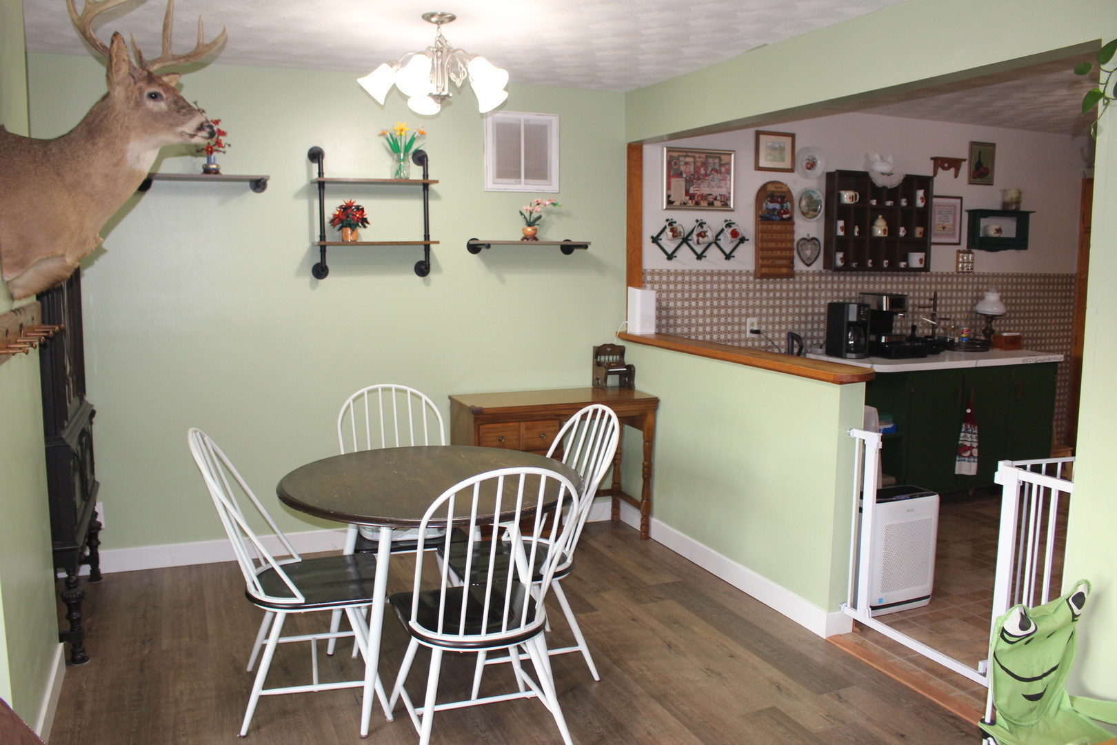 8 Edgelea Circle, Clinton, IL 61727