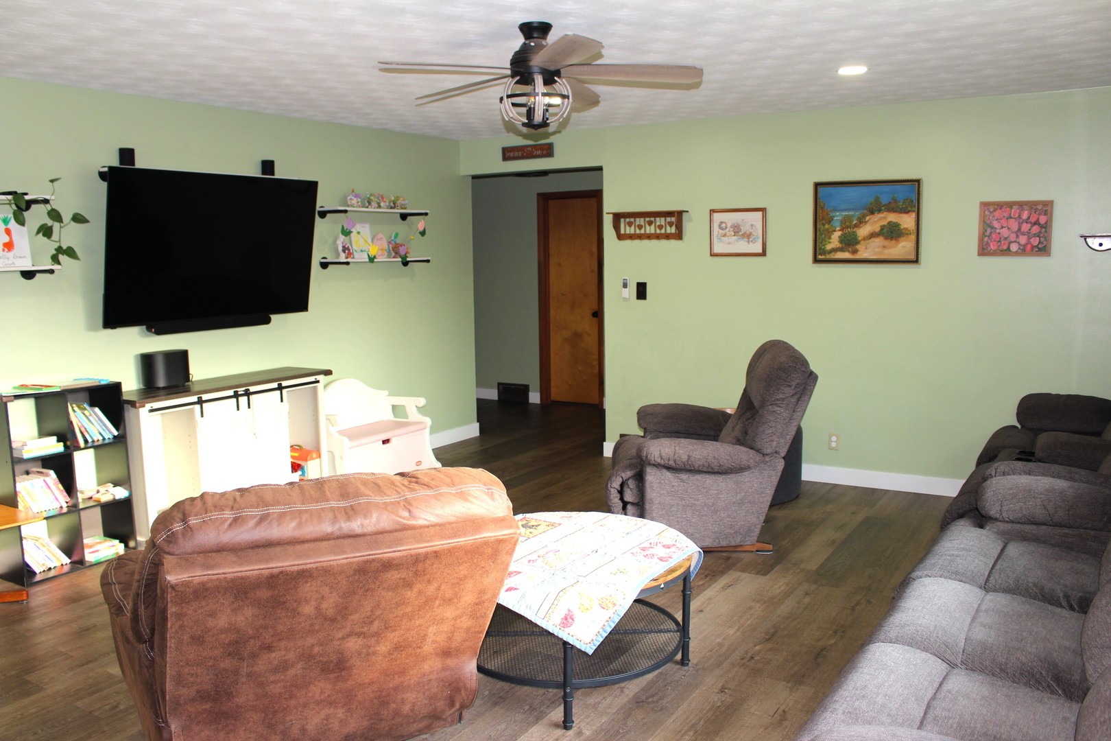 8 Edgelea Circle, Clinton, IL 61727