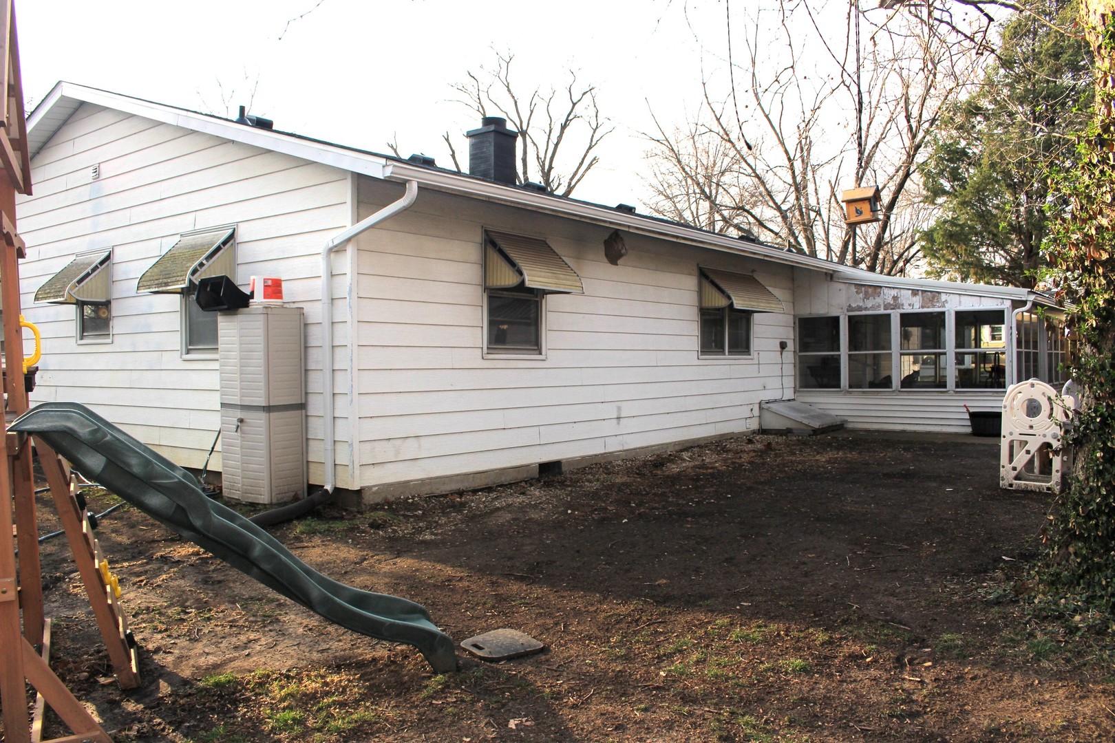 8 Edgelea Circle, Clinton, IL 61727