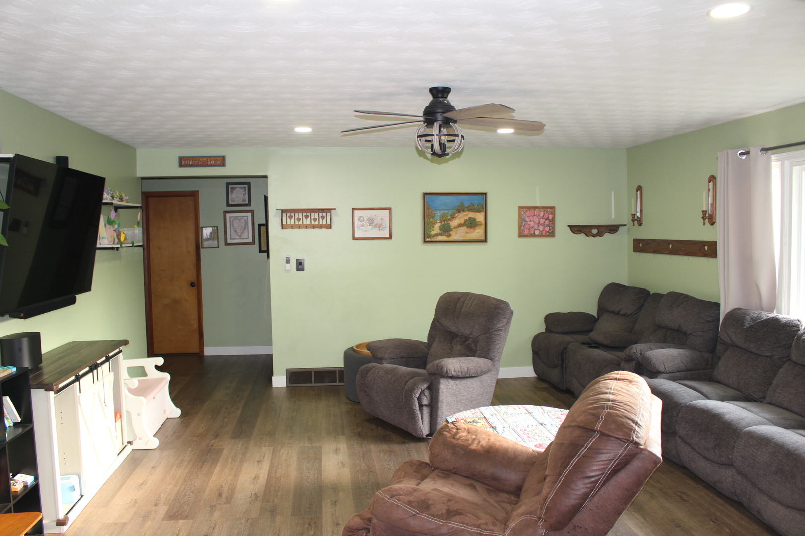 8 Edgelea Circle, Clinton, IL 61727