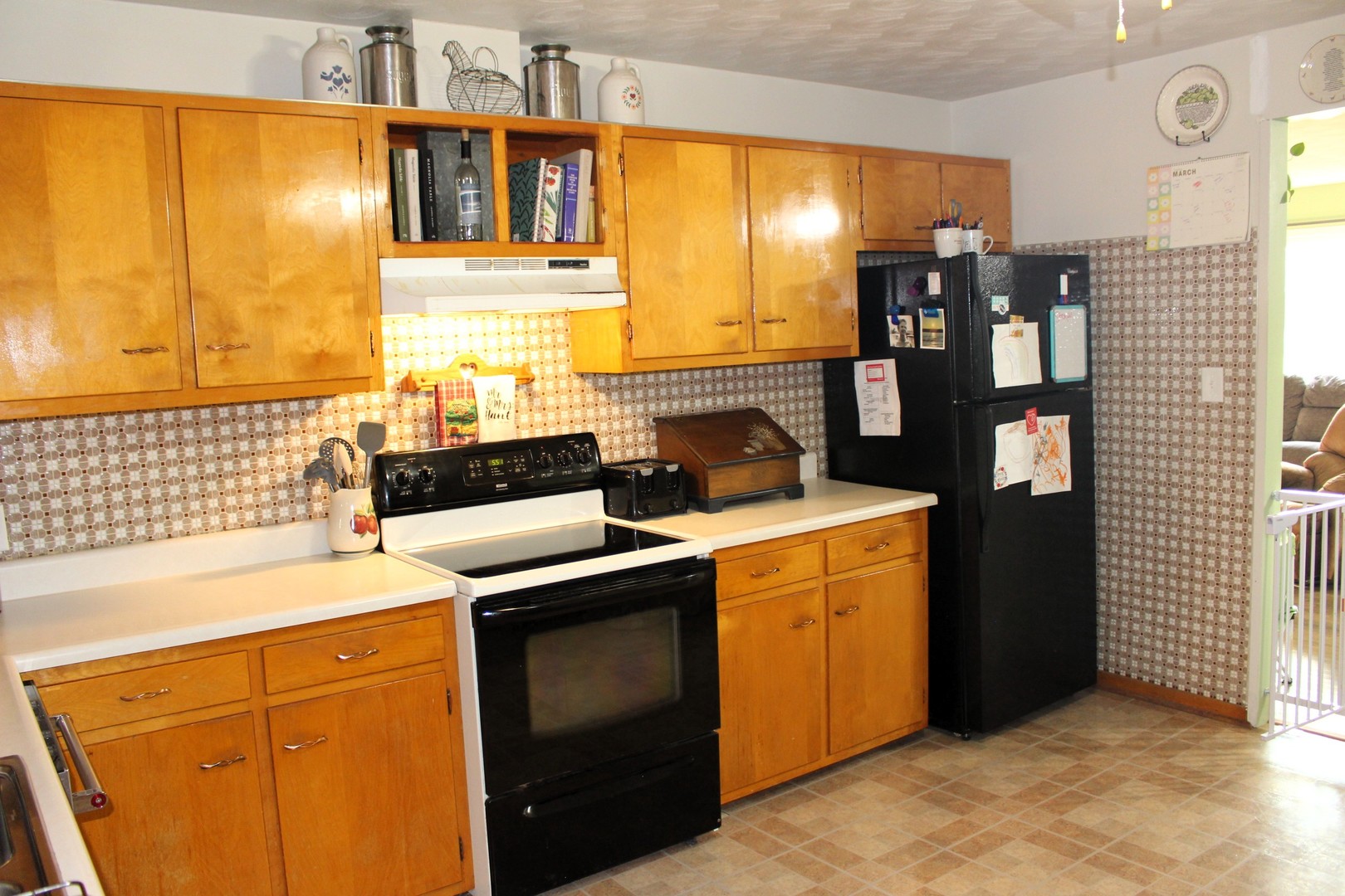 8 Edgelea Circle, Clinton, IL 61727