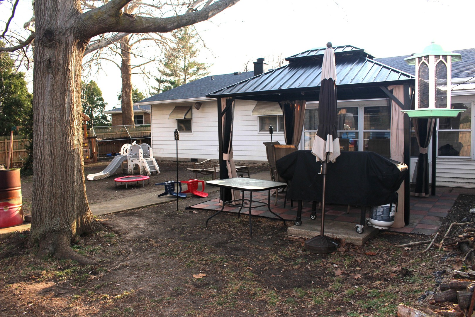 8 Edgelea Circle, Clinton, IL 61727