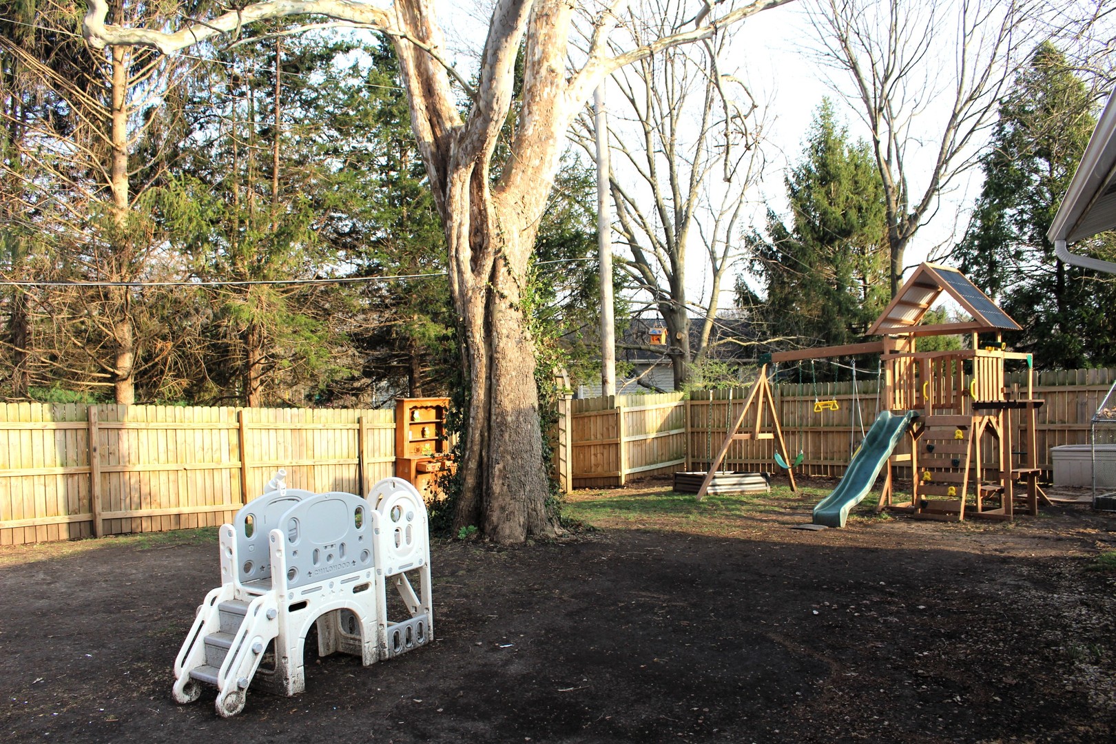 8 Edgelea Circle, Clinton, IL 61727