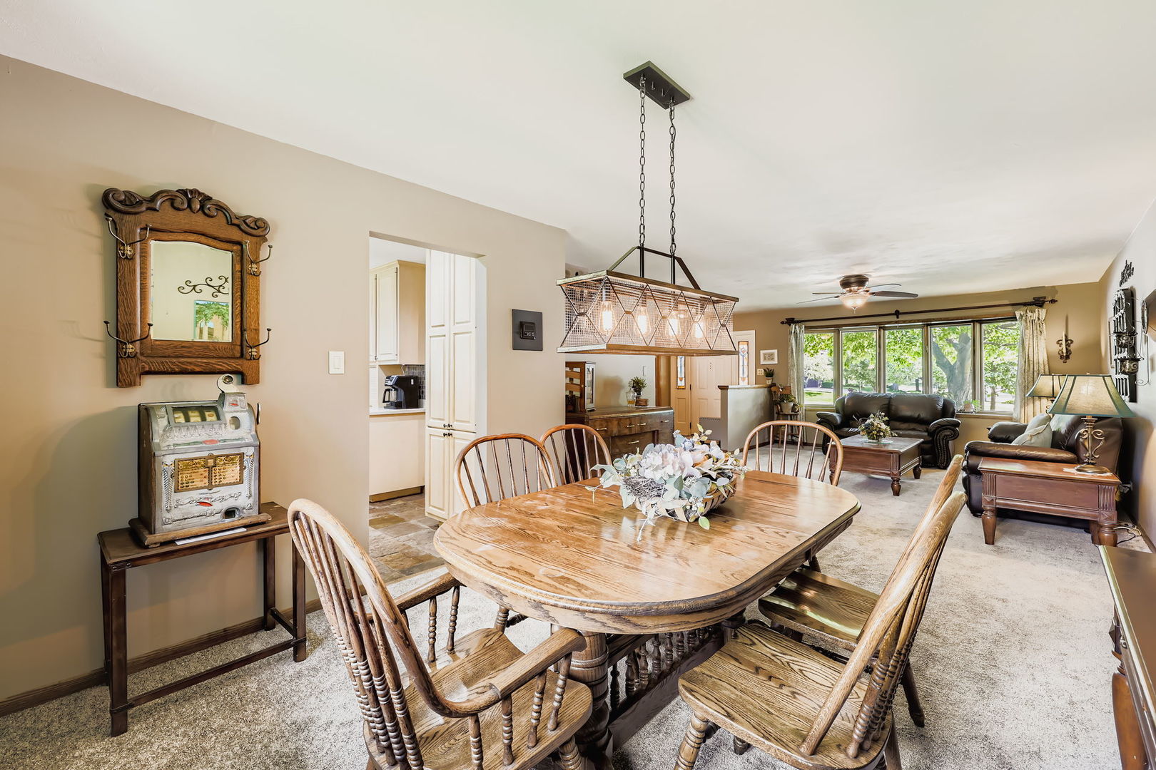 136 Caryville Lane, Schaumburg, IL 60193