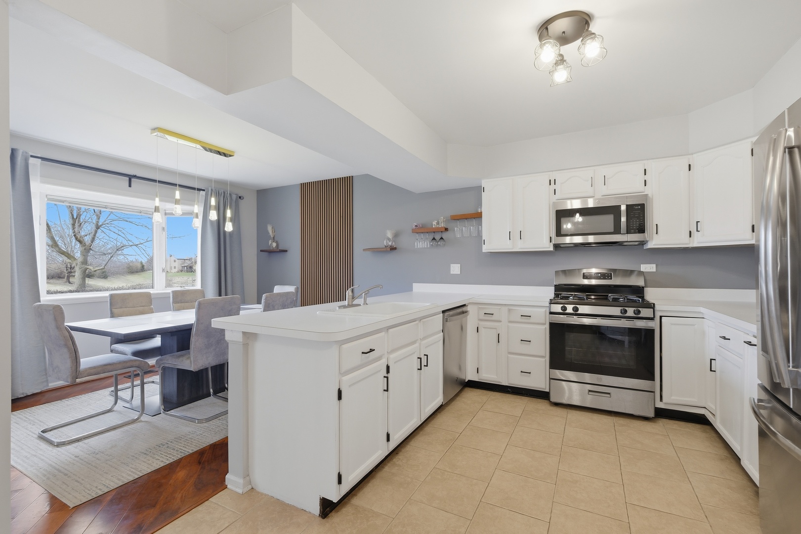 1729 Pebble Beach Court, Hoffman Estates, IL 60169