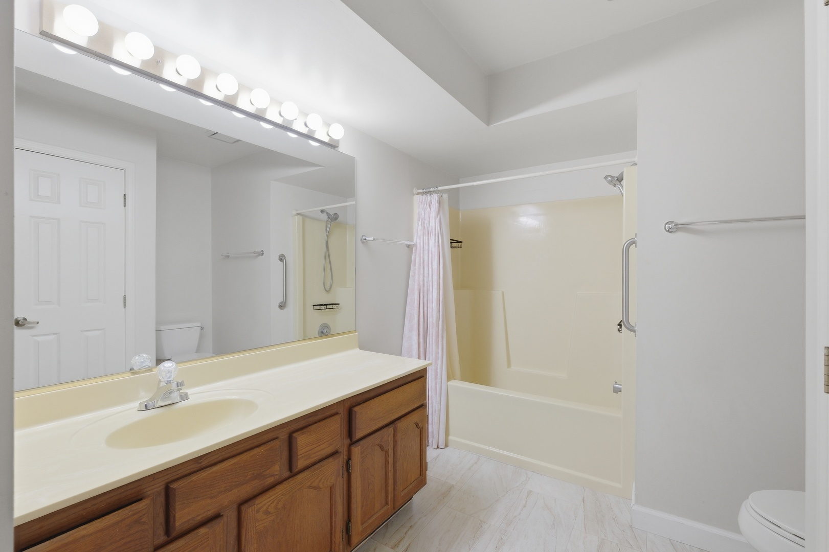 1729 Pebble Beach Court, Hoffman Estates, IL 60169