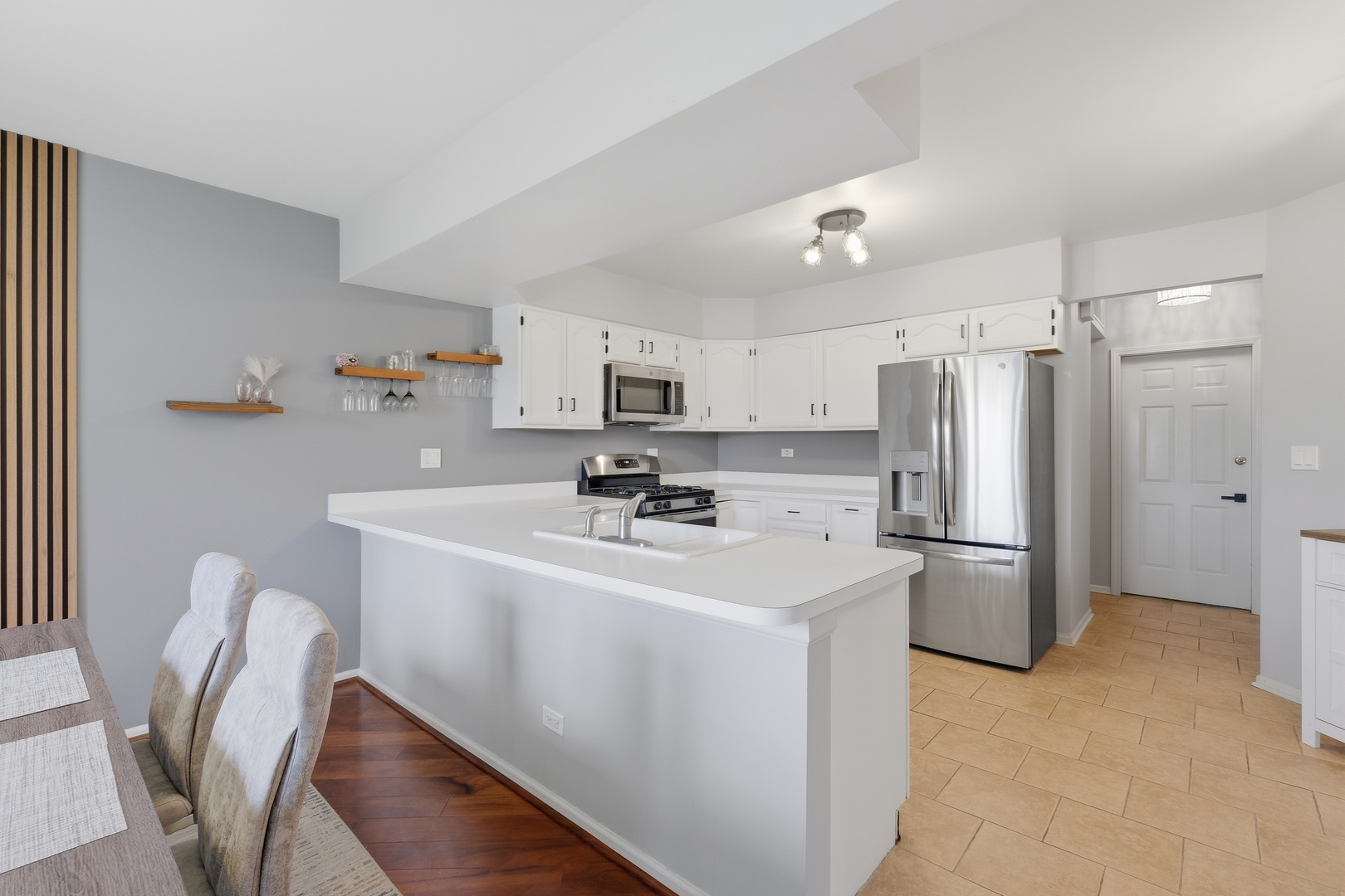 1729 Pebble Beach Court, Hoffman Estates, IL 60169