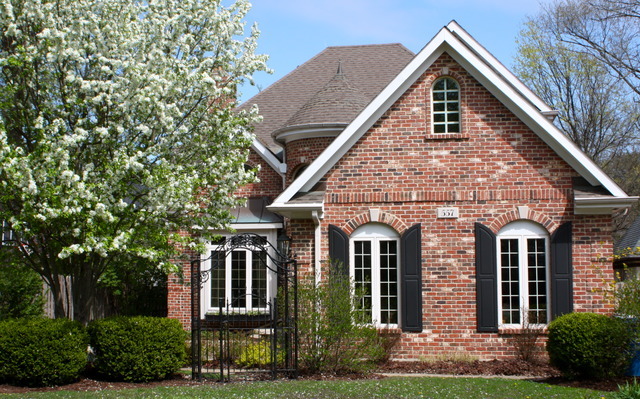 557 N County Line Road, Hinsdale, IL 60521